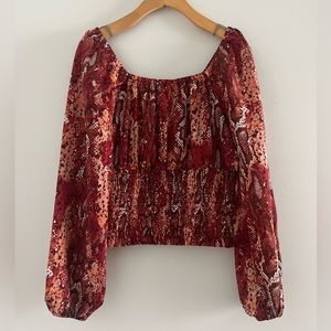 Versona Red Stretch Snakeskin Cropped Peasant Top Sz XS